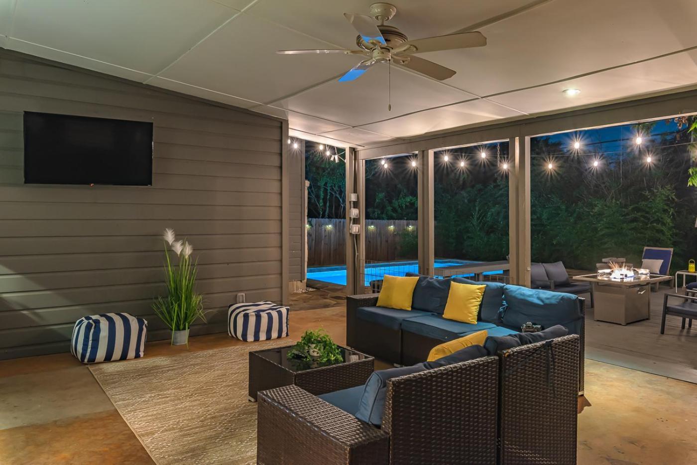 Serene Pool & Firepit In Stunning Home By Airport San Antonio Exterior photo