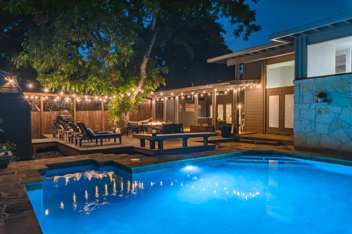 Serene Pool & Firepit In Stunning Home By Airport San Antonio Exterior photo